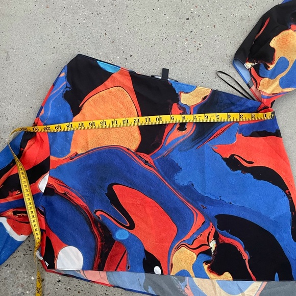 AQAQ Velma asymmetric top sz 10 US - Picture 13 of 13